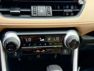 Toyota RAV4 2023 XLE Premium 4dr SUV