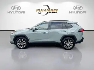 Toyota RAV4 2023 XLE Premium 4dr SUV