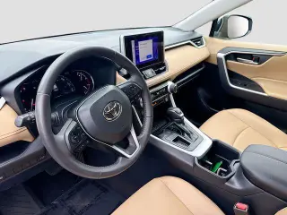 Toyota RAV4 2023 XLE Premium 4dr SUV