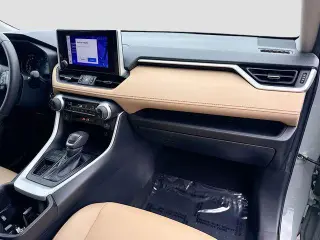 Toyota RAV4 2023 XLE Premium 4dr SUV