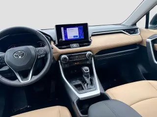 Toyota RAV4 2023 XLE Premium 4dr SUV