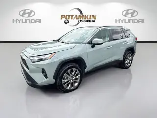 Toyota RAV4 2023 XLE Premium 4dr SUV