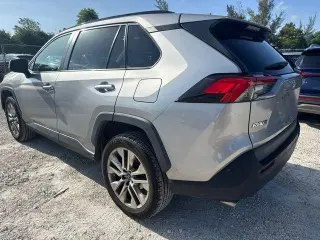 Toyota RAV4 2019 XLE Premium 4dr SUV