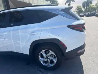 Hyundai TUCSON 2024 SEL 4dr SUV (midyear release)