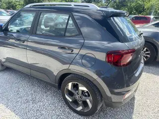 Hyundai VENUE 2023 Limited 4dr Crossover