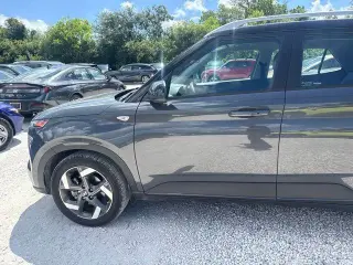 Hyundai VENUE 2023 Limited 4dr Crossover