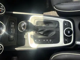 Hyundai VENUE 2023 Limited 4dr Crossover