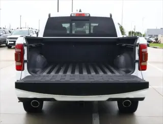 Ram 1500 2021 4x2 Laramie 4dr Crew Cab 5.6 ft. SB Pickup
