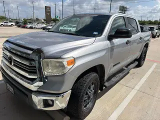 Toyota Tundra 2017 4x2 SR5 4dr CrewMax Cab Pickup SB (4.6L V8)