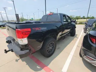 Toyota Tundra 2010 4x4 Grade 4dr Double Cab Pickup SB (5.7L V8 FFV)