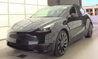 Tesla Model Y 2023 AWD Performance 4dr Crossover