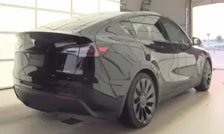 Tesla Model Y 2023 AWD Performance 4dr Crossover