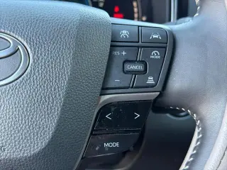 Toyota Camry 2025 SE 4dr Sedan