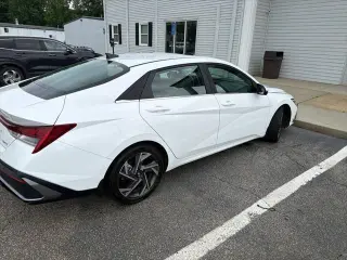 Hyundai ELANTRA 2024 Limited 4dr Sedan