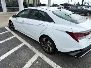 Hyundai ELANTRA 2024 Limited 4dr Sedan