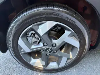 Hyundai VENUE 2025 Limited 4dr Crossover