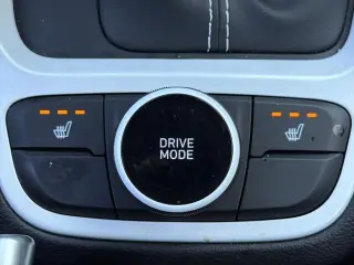 Hyundai VENUE 2025 Limited 4dr Crossover