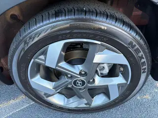 Hyundai VENUE 2025 Limited 4dr Crossover