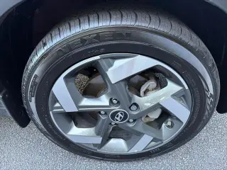 Hyundai VENUE 2025 Limited 4dr Crossover