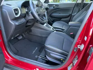 Hyundai VENUE 2025 Limited 4dr Crossover