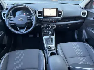 Hyundai VENUE 2025 Limited 4dr Crossover