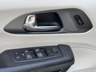 Chrysler Pacifica 2023 Touring L 4dr Mini-Van