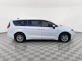 Chrysler Pacifica 2023 Touring L 4dr Mini-Van