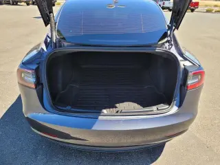 Tesla Model 3 2023 4dr Sedan
