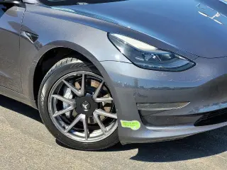 Tesla Model 3 2023 4dr Sedan