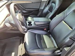 Tesla Model 3 2023 4dr Sedan