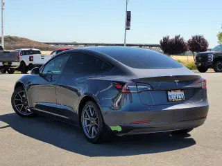 Tesla Model 3 2023 4dr Sedan