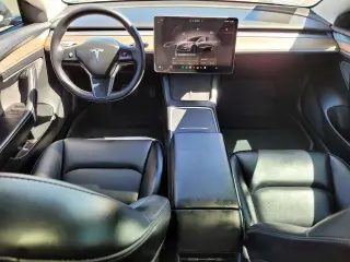 Tesla Model 3 2023 4dr Sedan