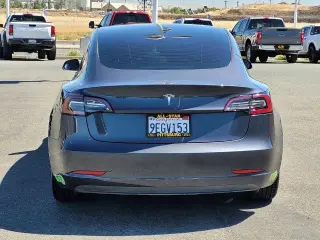 Tesla Model 3 2023 4dr Sedan