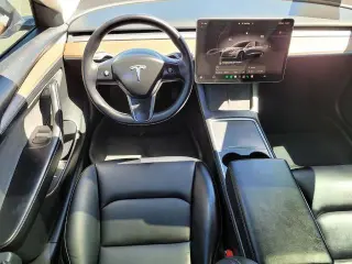 Tesla Model 3 2023 4dr Sedan