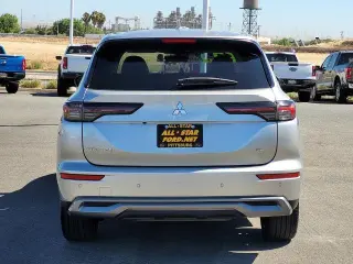 Mitsubishi Outlander 2025 SE 4dr SUV