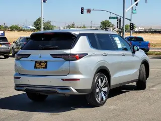 Mitsubishi Outlander 2025 SE 4dr SUV