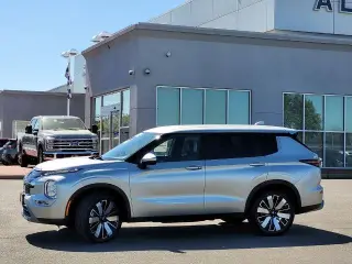 Mitsubishi Outlander 2025 SE 4dr SUV