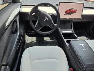 Tesla Model 3 2023 4dr Sedan