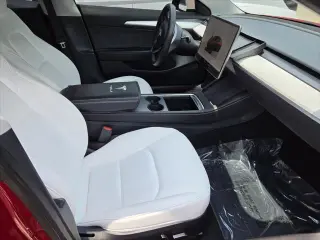 Tesla Model 3 2023 4dr Sedan
