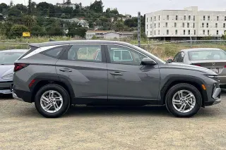 Hyundai TUCSON 2025 SE 4dr SUV