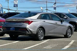 Hyundai ELANTRA Hybrid 2025 Blue 4dr Sedan