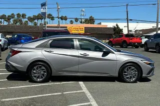 Hyundai ELANTRA Hybrid 2025 Blue 4dr Sedan