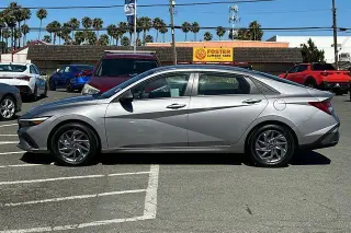 Hyundai ELANTRA Hybrid 2025 Blue 4dr Sedan