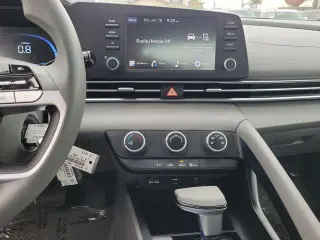 Hyundai ELANTRA 2025 SE 4dr Sedan