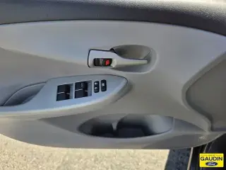 Toyota Corolla 2013 S 4dr Sedan 5M