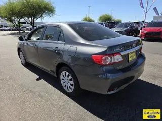 Toyota Corolla 2013 S 4dr Sedan 5M