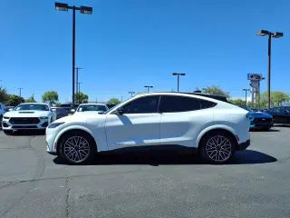 Ford Mustang Mach-E 2025 Premium 4dr SUV