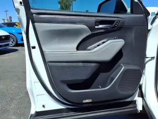 Toyota Highlander 2023 LE 4dr SUV