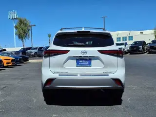Toyota Highlander 2023 LE 4dr SUV