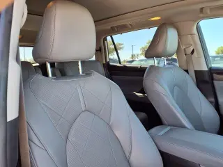 Toyota Highlander 2023 LE 4dr SUV